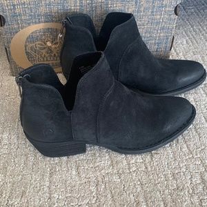 Born Black Shari Bootie 8.5/40 NWT